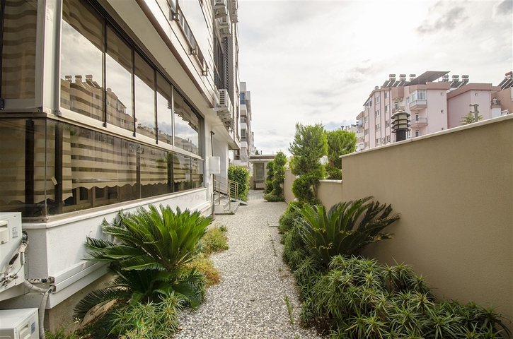 Квартира 1+1 в микрорайне Лиман Коньяалты 600 м до моря