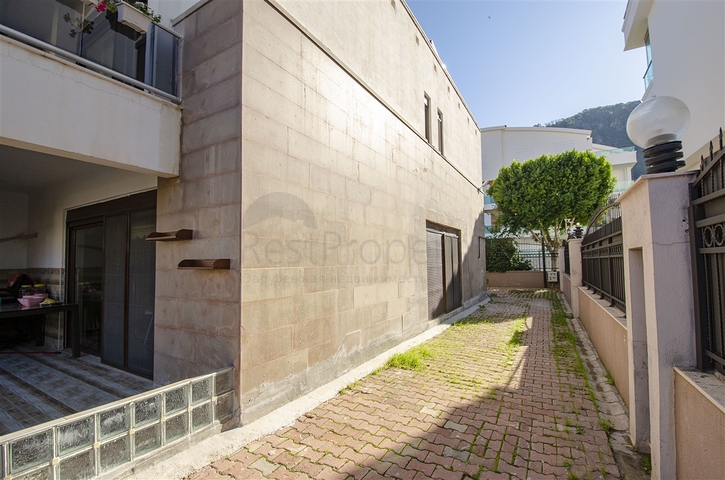 Вилла 6+1 в районе Коньяалты Анталья 500 м до моря