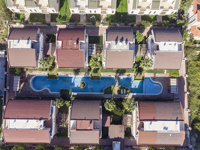 Вилла 6+1 в районе Коньяалты Анталья 500 м до моря