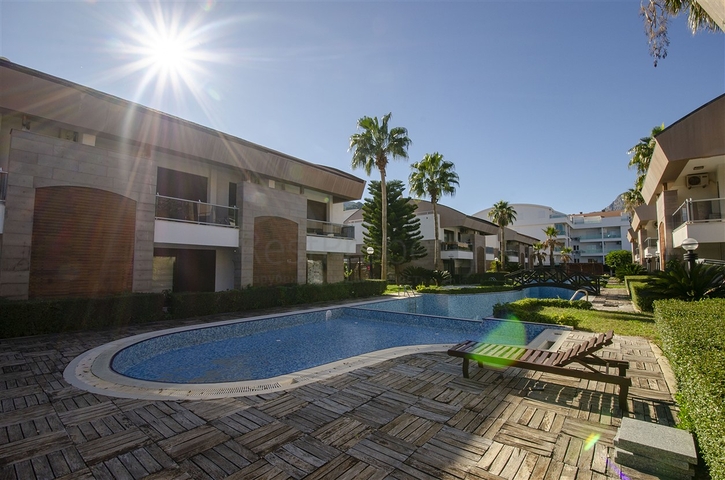 Вилла 6+1 в районе Коньяалты Анталья 500 м до моря