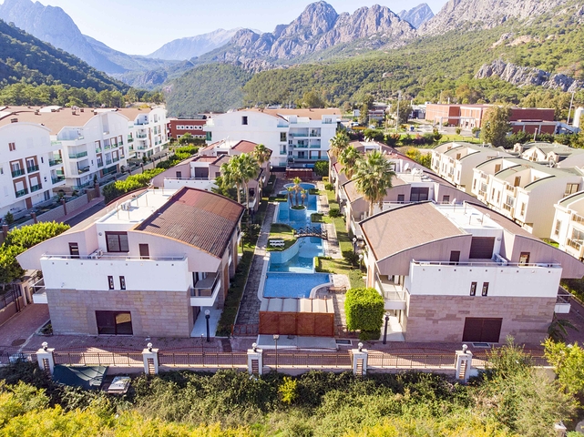 Вилла 6+1 в районе Коньяалты Анталья 500 м до моря