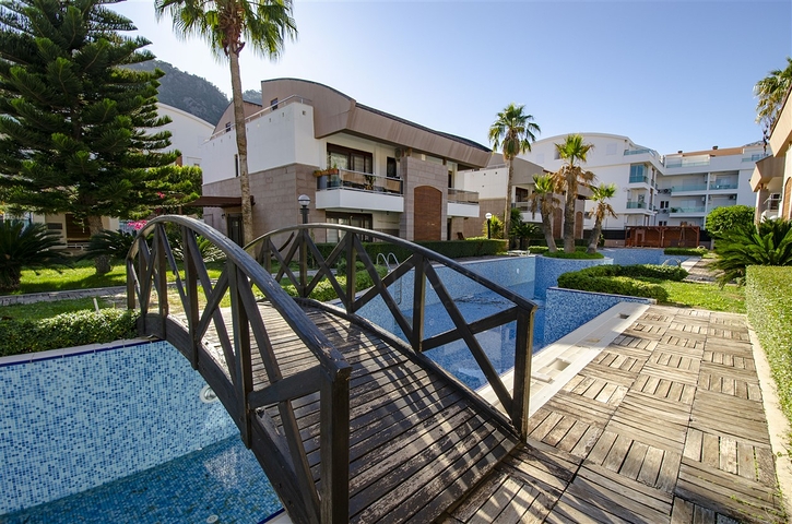 Вилла 6+1 в районе Коньяалты Анталья 500 м до моря