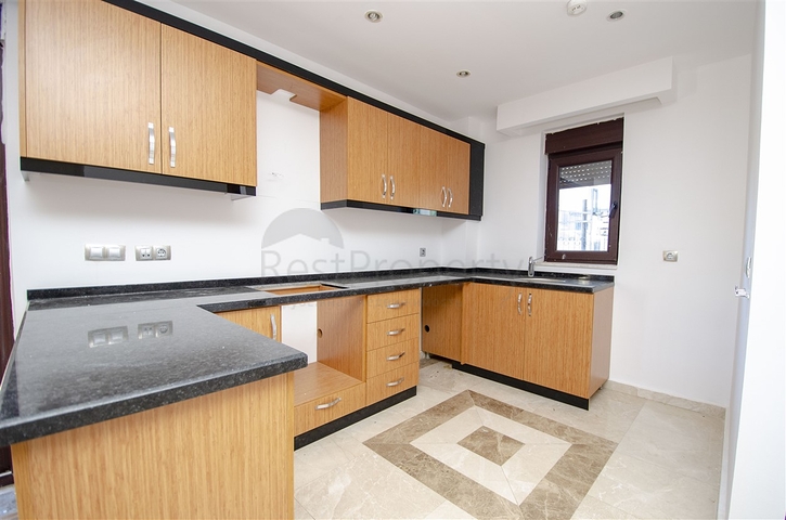 Вилла 6+1 в районе Коньяалты Анталья 500 м до моря