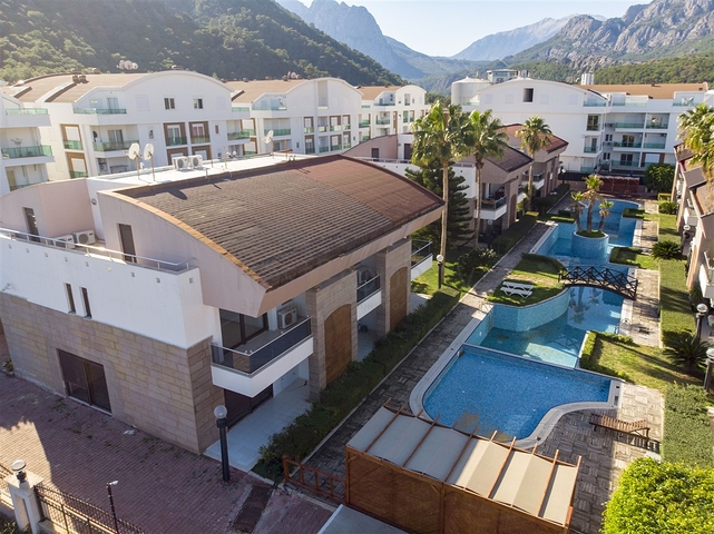 Вилла 6+1 в районе Коньяалты Анталья 500 м до моря