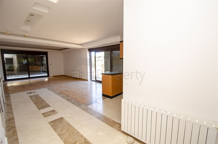 Вилла 6+1 в районе Коньяалты Анталья 500 м до моря