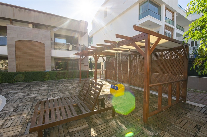 Вилла 6+1 в районе Коньяалты Анталья 500 м до моря