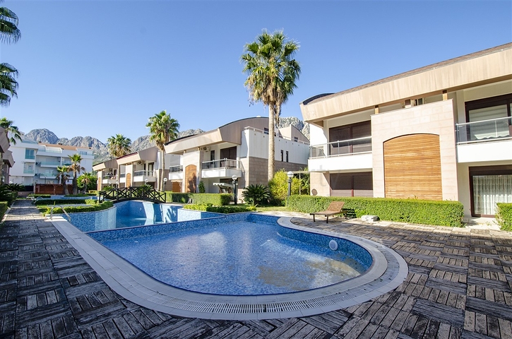 Вилла 6+1 в районе Коньяалты Анталья 500 м до моря