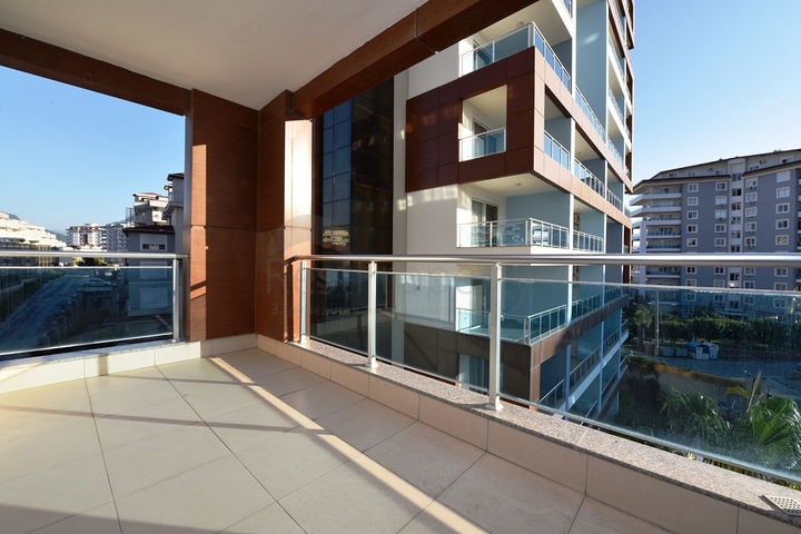 Меблированная квартира с двумя спальнями на аренду.