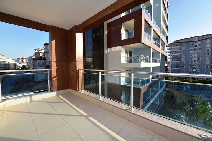 Меблированная квартира с двумя спальнями на аренду.