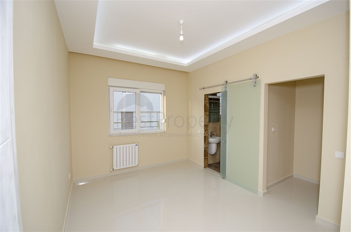 Пентхаус 4+1 в комплексе 600 м до моря в Коньяалты