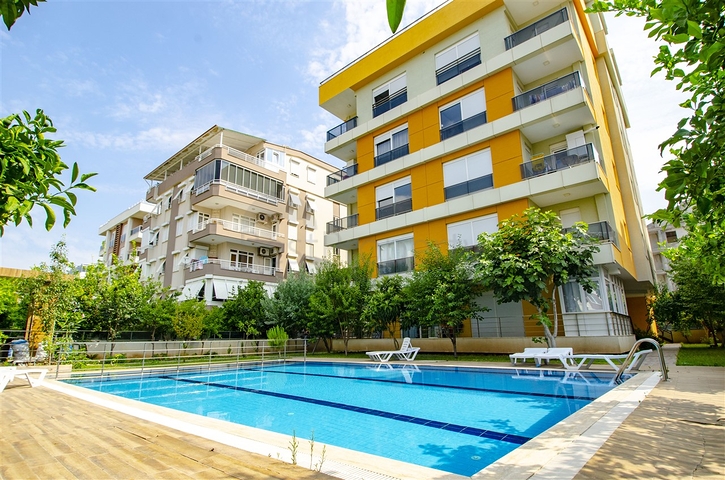 Пентхаус 4+1 в комплексе 600 м до моря в Коньяалты