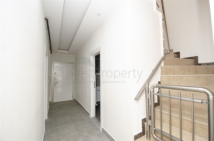 Пентхаус 4+1 в комплексе 600 м до моря в Коньяалты