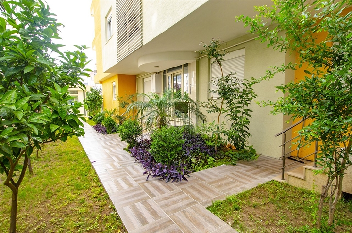 Пентхаус 4+1 в комплексе 600 м до моря в Коньяалты