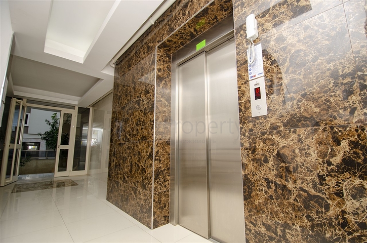 Пентхаус 4+1 в комплексе 600 м до моря в Коньяалты