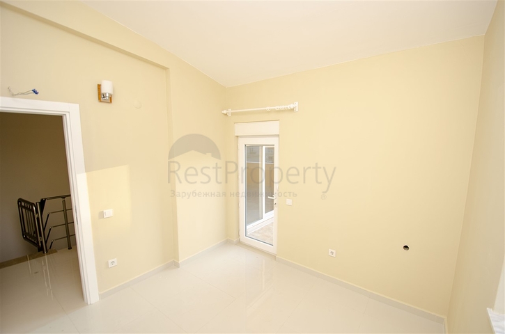 Пентхаус 4+1 в комплексе 600 м до моря в Коньяалты