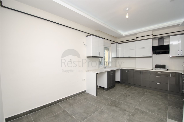 Пентхаус 4+1 в комплексе 600 м до моря в Коньяалты