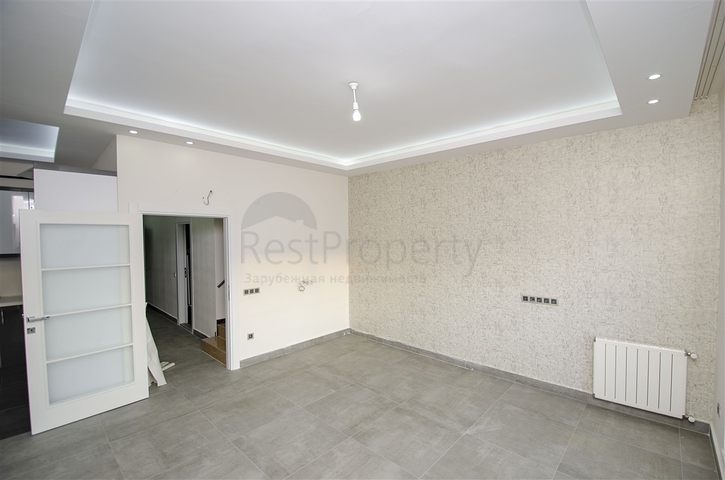 Пентхаус 4+1 в комплексе 600 м до моря в Коньяалты