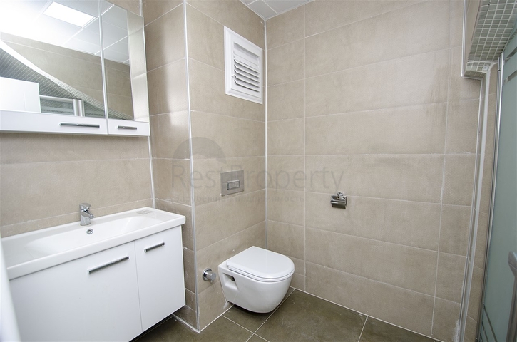 Пентхаус 4+1 в комплексе 600 м до моря в Коньяалты