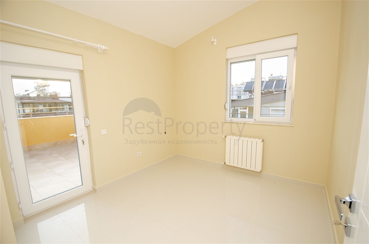 Пентхаус 4+1 в комплексе 600 м до моря в Коньяалты