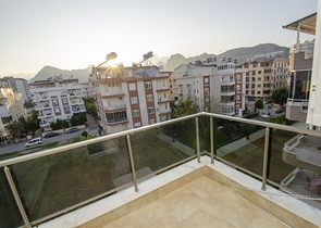 Пентхаус 4+1 в комплексе 600 м до моря в Коньяалты