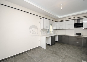 Пентхаус 4+1 в комплексе 600 м до моря в Коньяалты