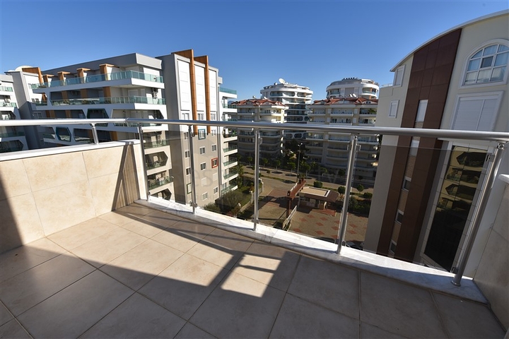 Пентхаус с тремя спальнями в районе Авсаллар