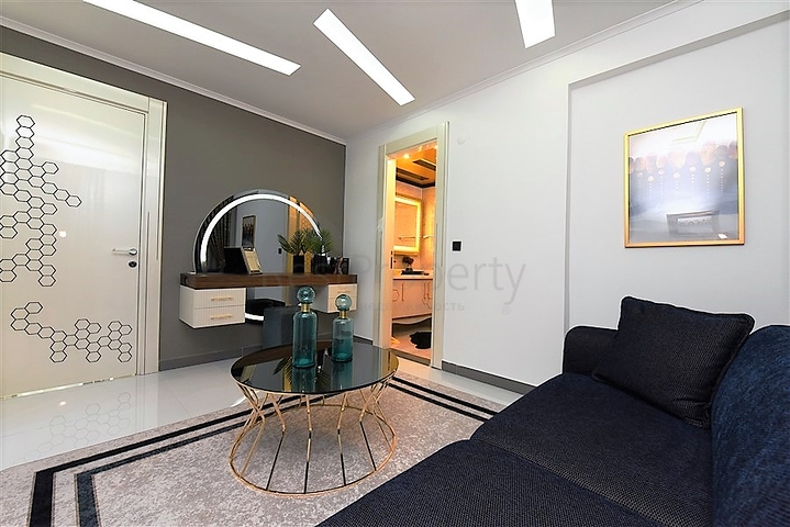 Квартира планировка 3+1 с видом на порт в центре Алании