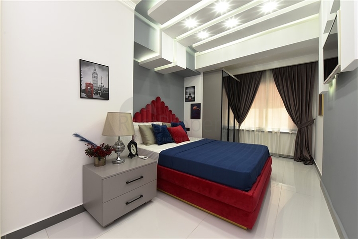 Квартира планировка 3+1 с видом на порт в центре Алании