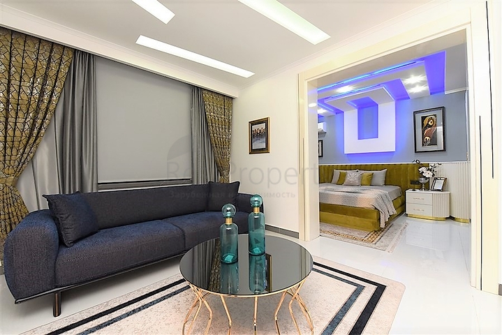 Квартира планировка 3+1 с видом на порт в центре Алании