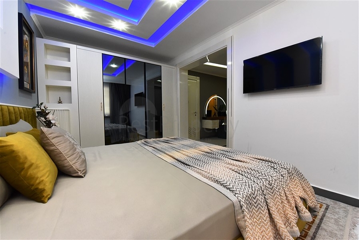 Квартира планировка 3+1 с видом на порт в центре Алании