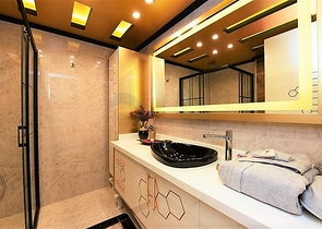 Квартира планировка 3+1 с видом на порт в центре Алании