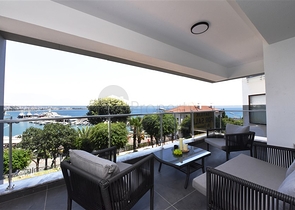 Квартира планировка 3+1 с видом на порт в центре Алании