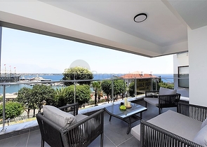 Квартира планировка 3+1 с видом на порт в центре Алании