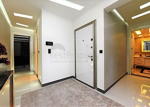 Квартира планировка 3+1 с видом на порт в центре Алании