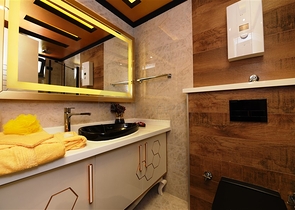 Квартира планировка 3+1 с видом на порт в центре Алании