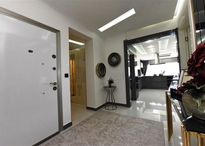 Квартира планировка 3+1 с видом на порт в центре Алании