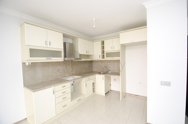 Трехкомнатная квартира в Лимане Коньяалты 700 м до моря