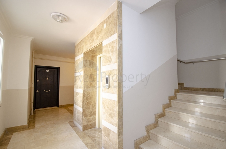 Трехкомнатная квартира в Лимане Коньяалты 700 м до моря