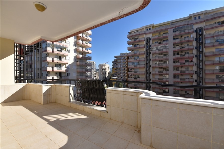 Квартира с двумя спальнями в Махмутларе