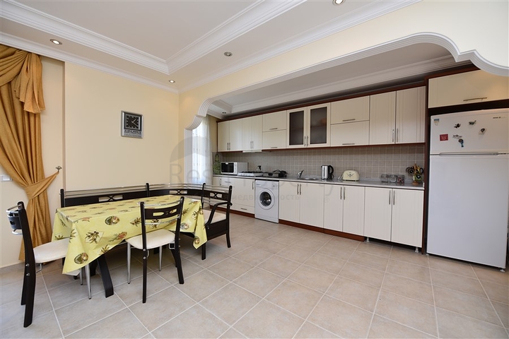 Квартира с двумя спальнями в Махмутларе