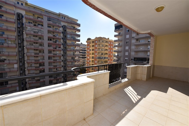 Квартира с двумя спальнями в Махмутларе