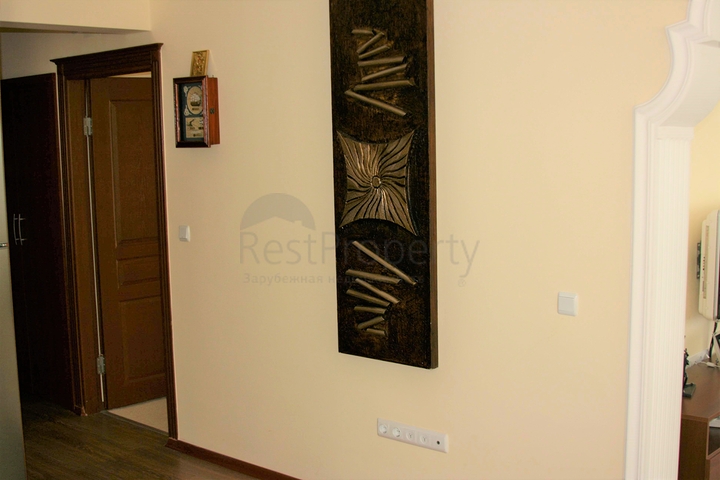 Меблированная квартира на первой береговой линии