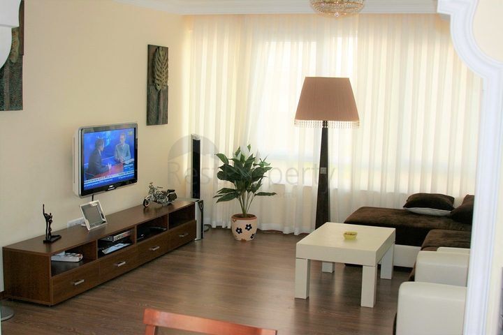 Меблированная квартира на первой береговой линии