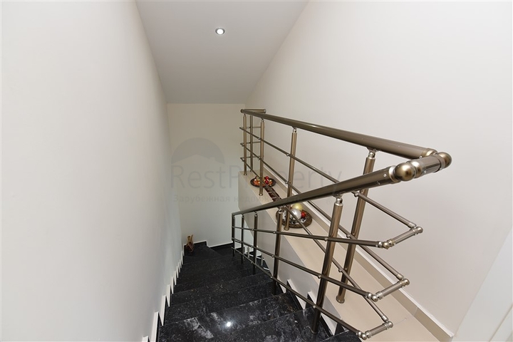 Меблированный пентхаус в районе Кестель