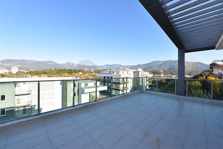 Меблированный пентхаус в районе Кестель