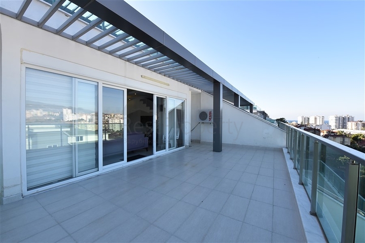 Меблированный пентхаус в районе Кестель