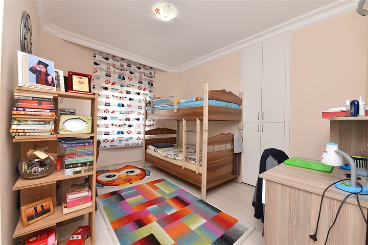 Трехкомнатная квартира с мебелью в Махмутларе.