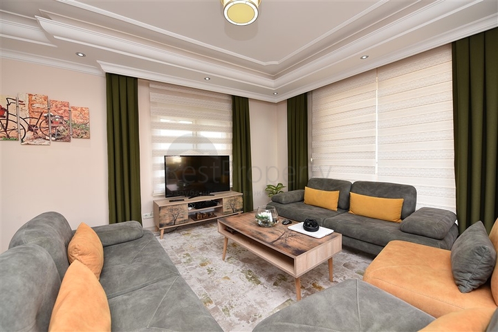 Трехкомнатная квартира с мебелью в Махмутларе.