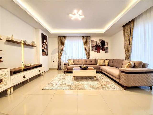 Меблированная квартира с двумя спальнями в Махмутларе