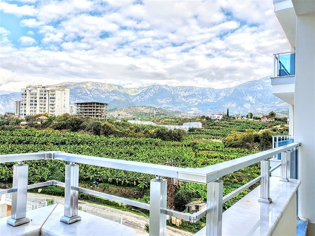 Меблированная квартира с двумя спальнями в Махмутларе